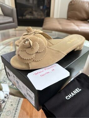 Chanel suede beige flat sandals slides Size 40 NWT